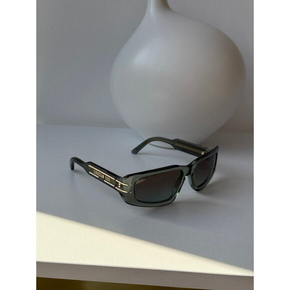 NEW Dior Signature S9U Slim Mask Sunglasses in Green main image 5